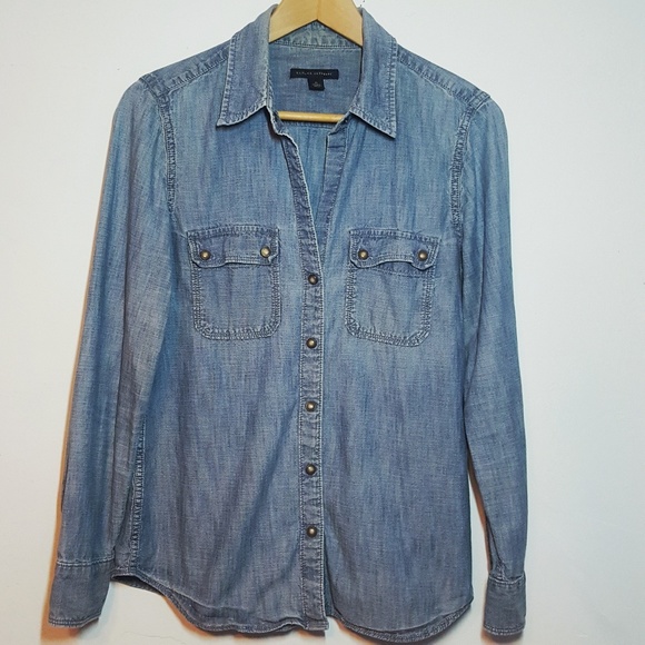 Banana Republic Tops - Banana Republic Pearl Snap Button Up Chambray M